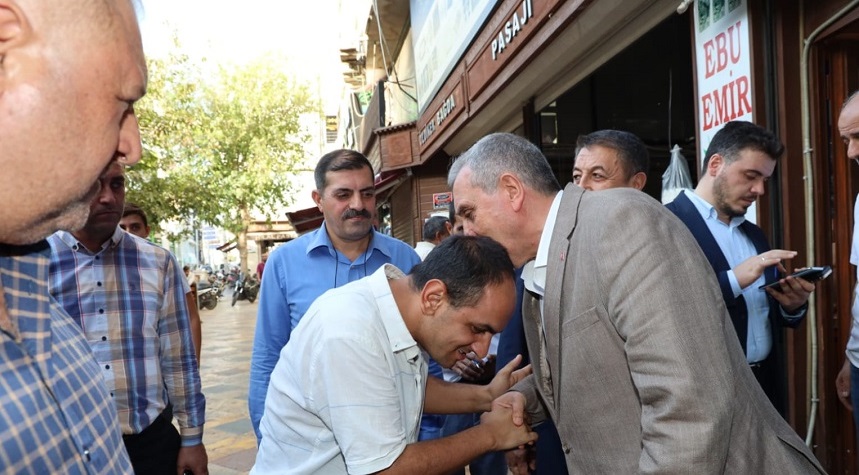 Beyazgül esnaflarla bir araya geldi