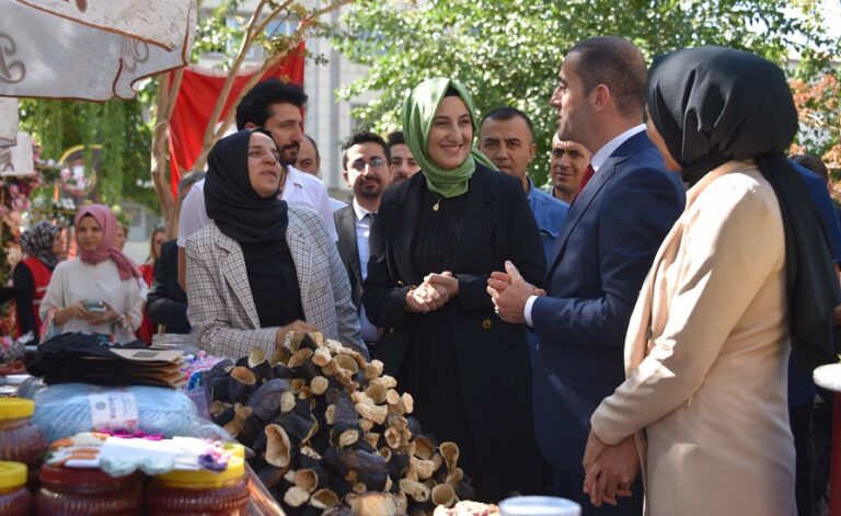 El emeği ürünlerde kadınlar ekonomilerine katkı sağlıyor