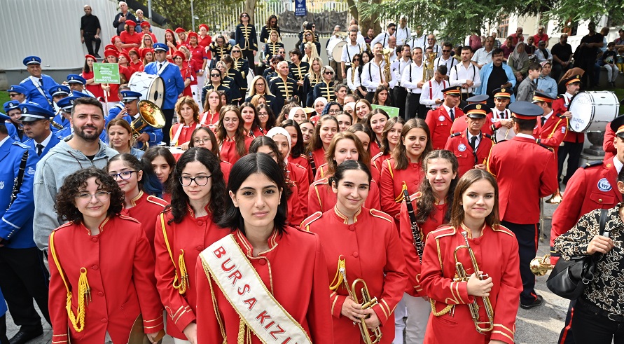 Bandolar festivali çok renkli
