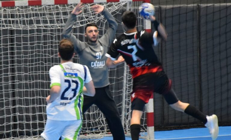 Nilüfer Belediyespor son saniyede güldü