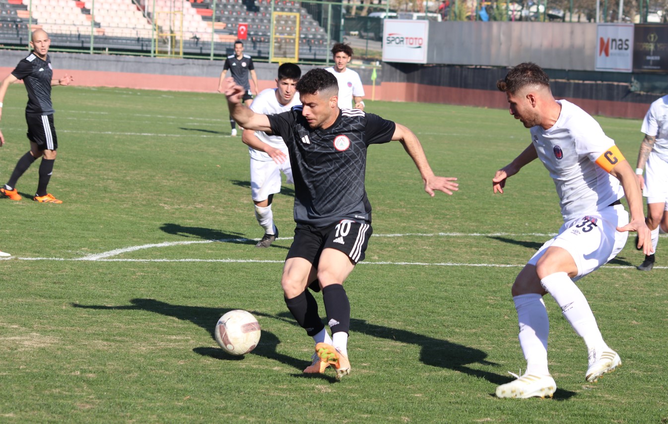 Karaköprü Belediyespor sezonun ilk yarısını namağlup bitirdi