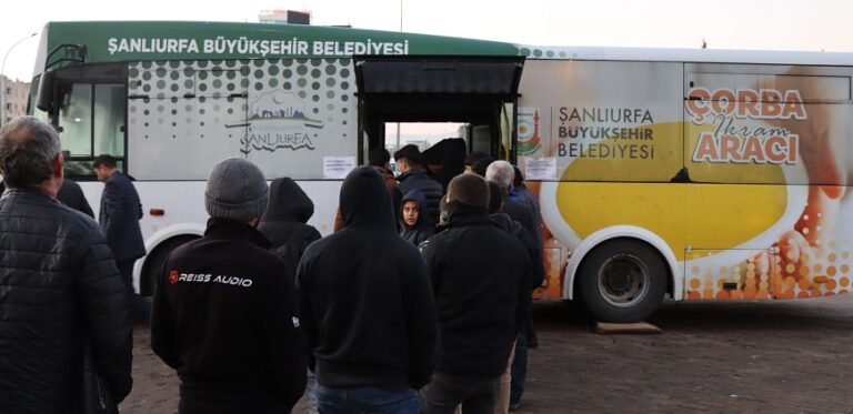Büyükşehir her yıl olduğu gibi bu yıl da çorba ikramına başladı