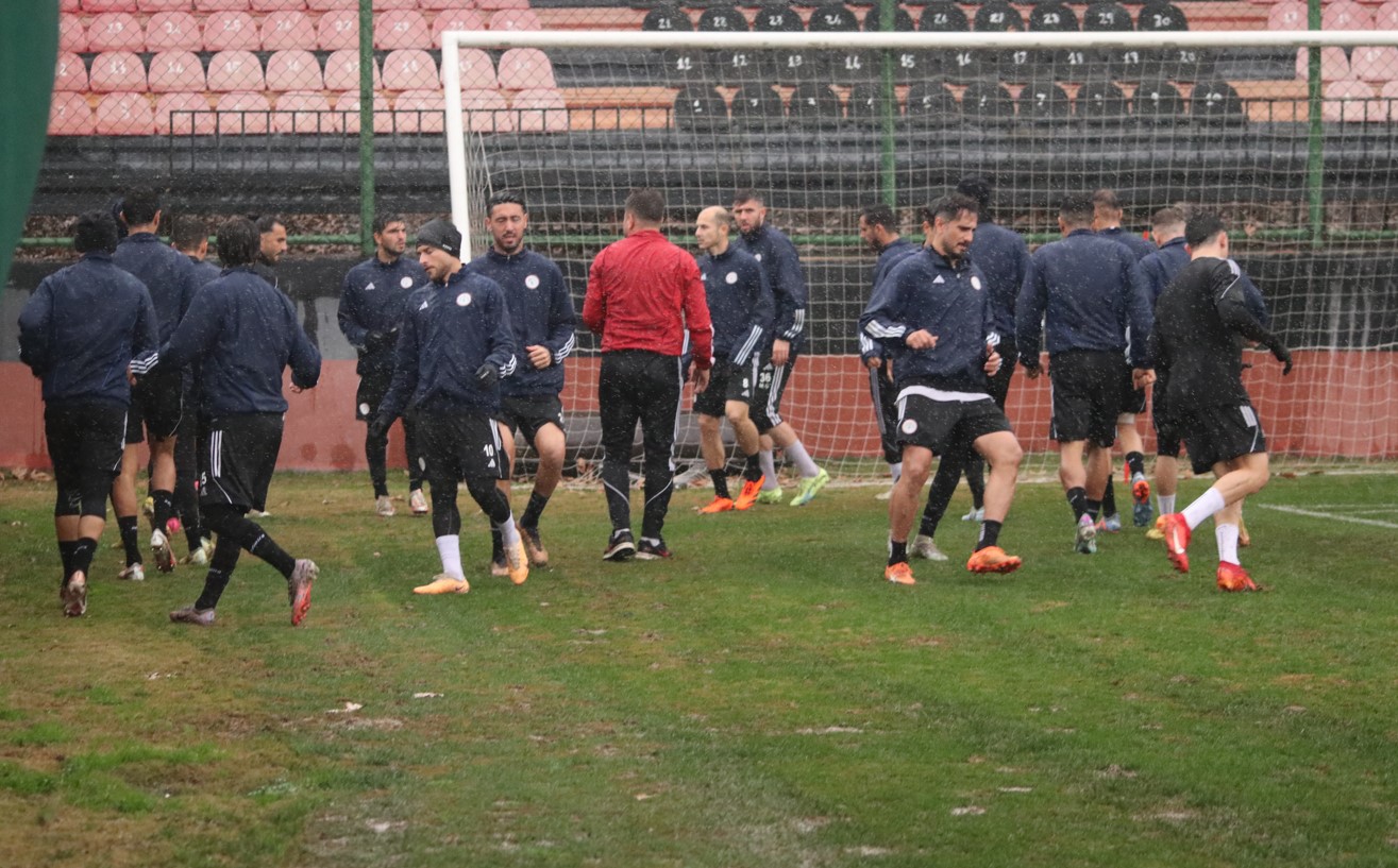 Karaköprü Belediyespor 2. yarıya hazır