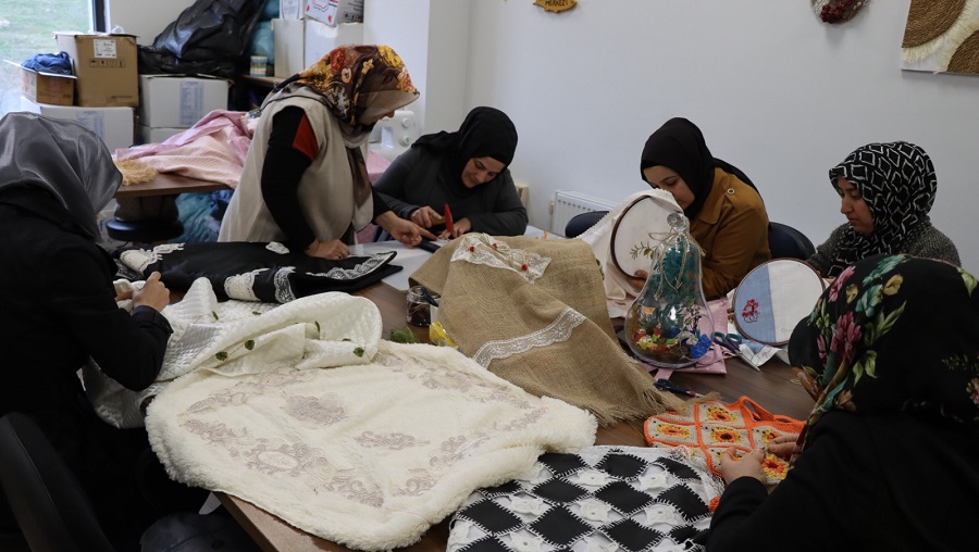 Şanlıurfalı kadınlar meslek sahibi oluyor