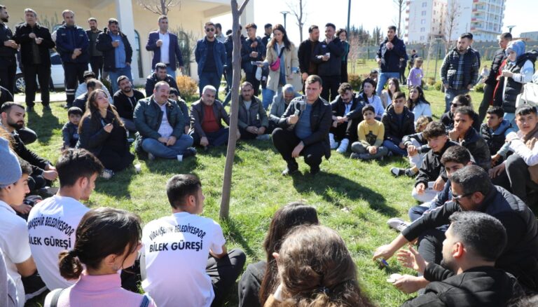 Ekinci Gençlerle Buluştu