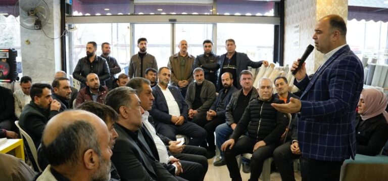 Çiftçi, vatandaşların sorularını yanıtladı