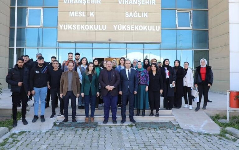 Ekinci, Üniversite öğrencileri ile bir araya geldi