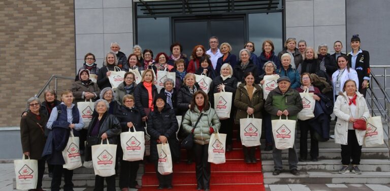 Örnek projeleriyle hayranlık topladı