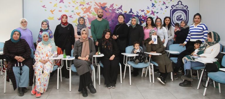 Kadın hakları eğitimi devam ediyor