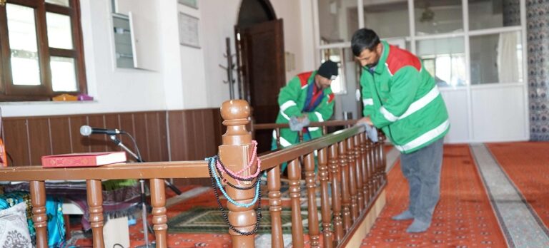 Karaköprü’de ibadethaneler ramazan ayına hazırlanıyor