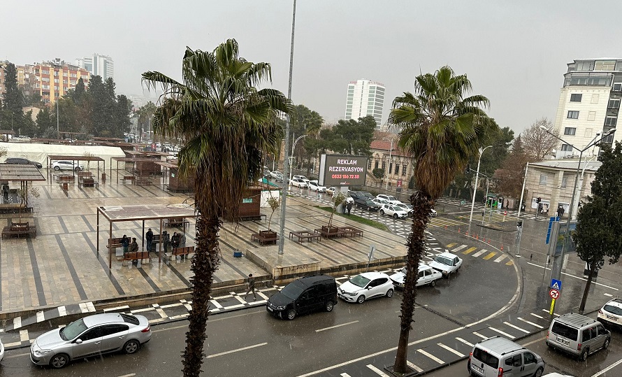 Şanlıurfa’da dolu yağışı hayatı olumsuz etkiledi