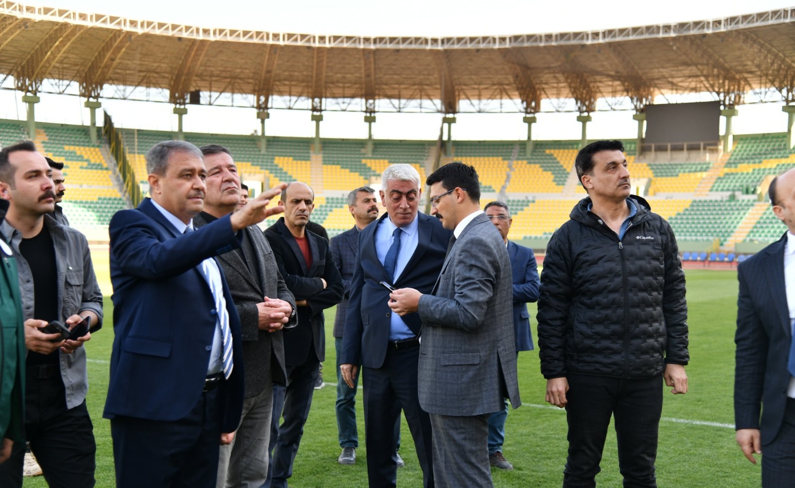 11 Nisan Stadyumun Çalışmaları İncelendi