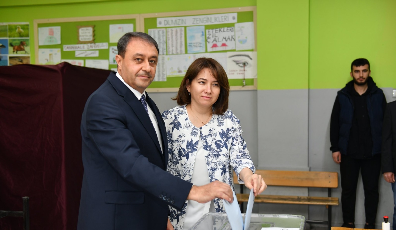 Vali Şıldak Oyunu Kullandı