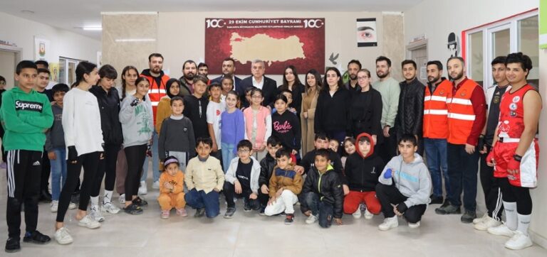 Beyazgül gençlerle buluştu