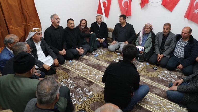 Kuş ile Demir ailesinin destek toplantısı