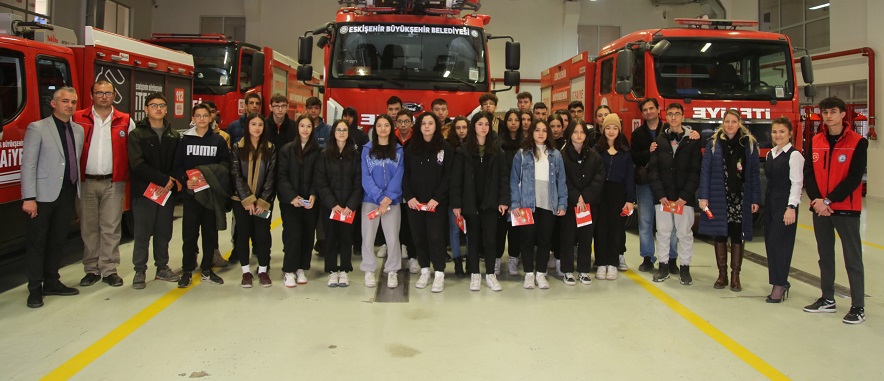 Liseli gençlere deprem farkındalık eğitimi