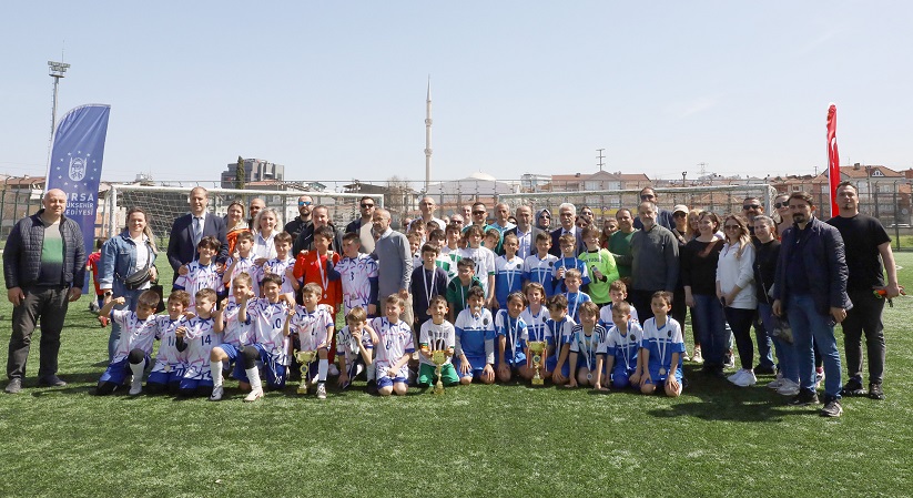 İlkokul Futbol Şenliği’nde kupalar sahiplerini buldu