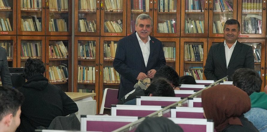 Abdülkadir Karahan Kütüphanesini ziyaret