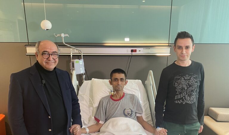 Türkiye’de ilk robotik karaciğer donör ameliyatı gerçekleşti