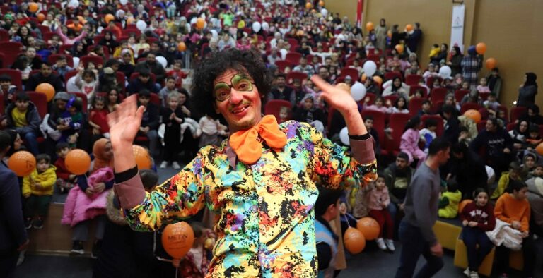 ‘Pijamaskeliler’ müzikli tiyatro oyunu Ramazan şenliklerinde