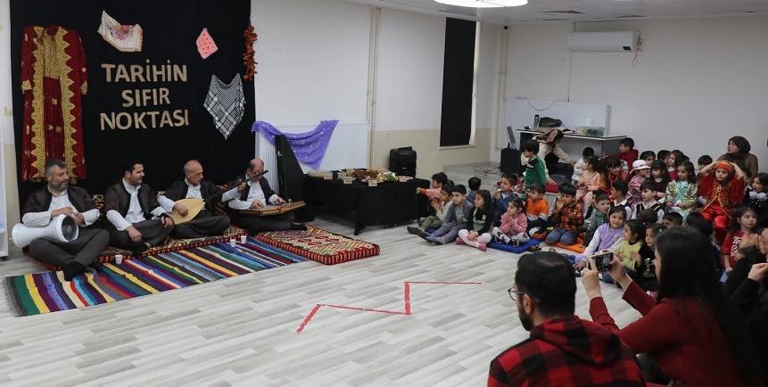 Minik öğrencilerle sıra gecesi