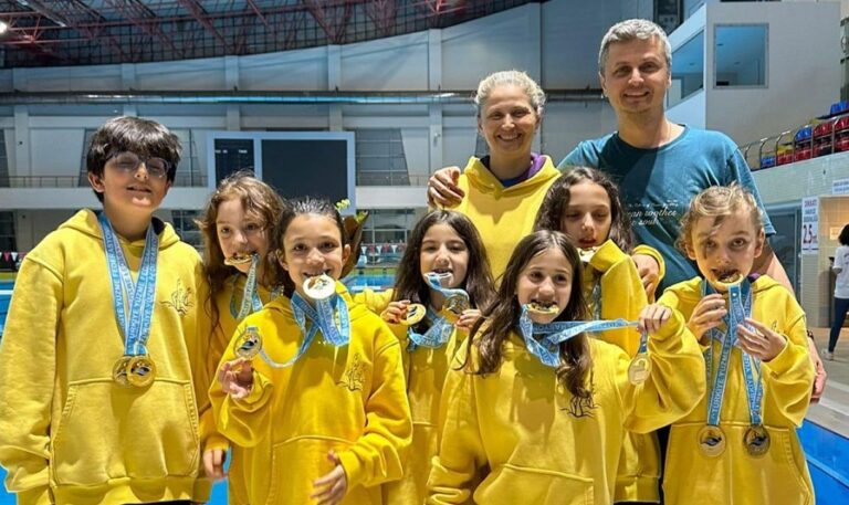 Yüzme Türkiye Şampiyonasın’da 14 altın ile 1 gümüş madalya