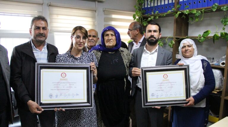Ceylanpınar’da Yazar ve Kahrman Mazbatalarını aldı