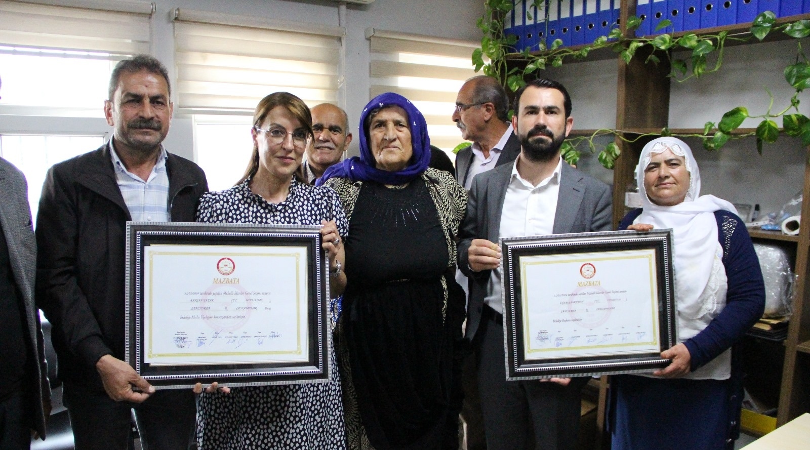 Ceylanpınar’da Yazar ve Kahrman Mazbatalarını aldı