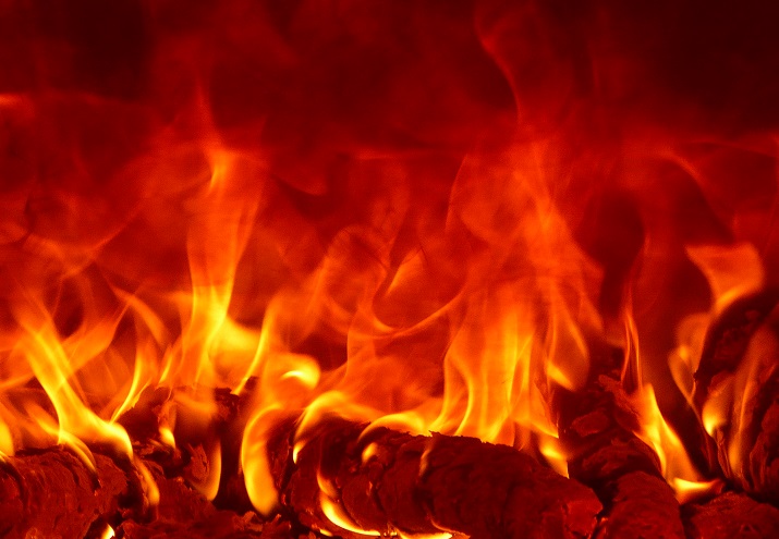 Hilvan’da yangın, anne feci şekilde can verdi