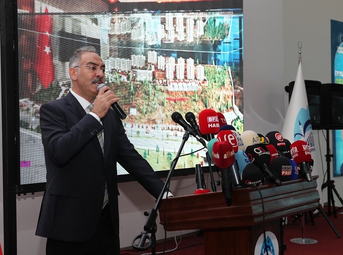 Millet bahçesinde kuş ile basın bir araya geldi