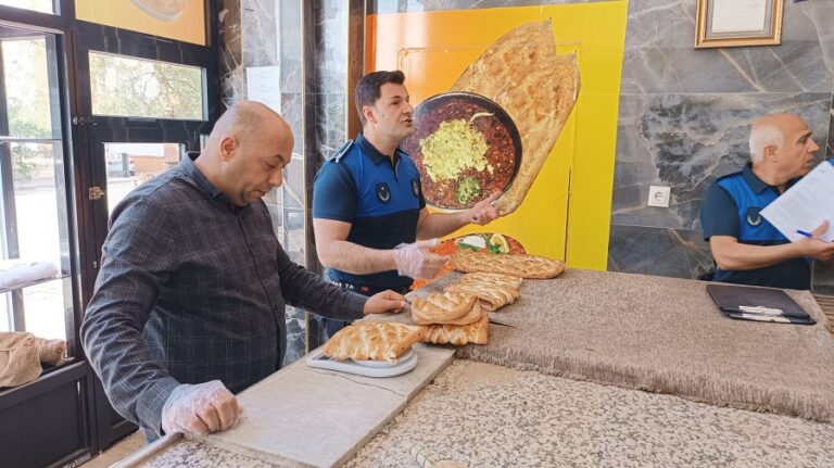 Siverek’te market ve fırınlar denetleniyor