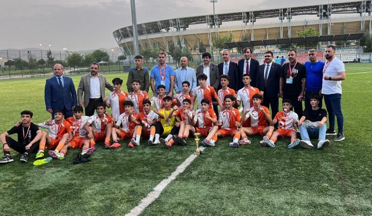 Şanlıurfa Büyükşehir Belediyesi U-15 Ligi’nde şampiyon oldu