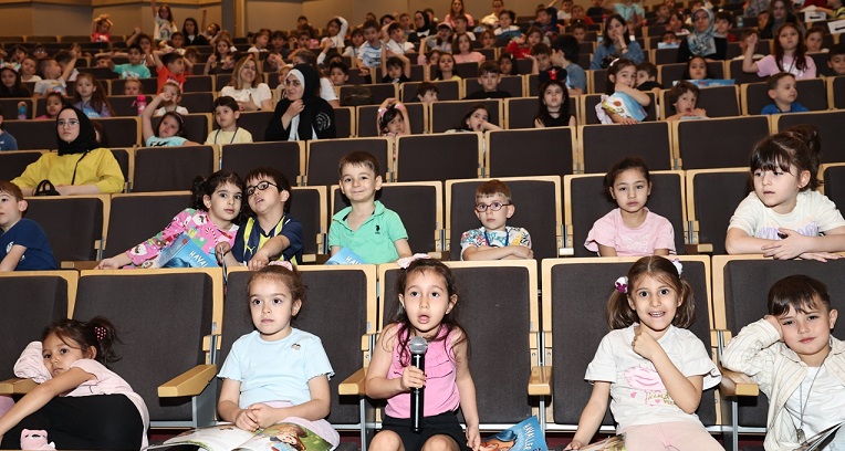 Minikler eleştirel bakış açısı kazanıyor