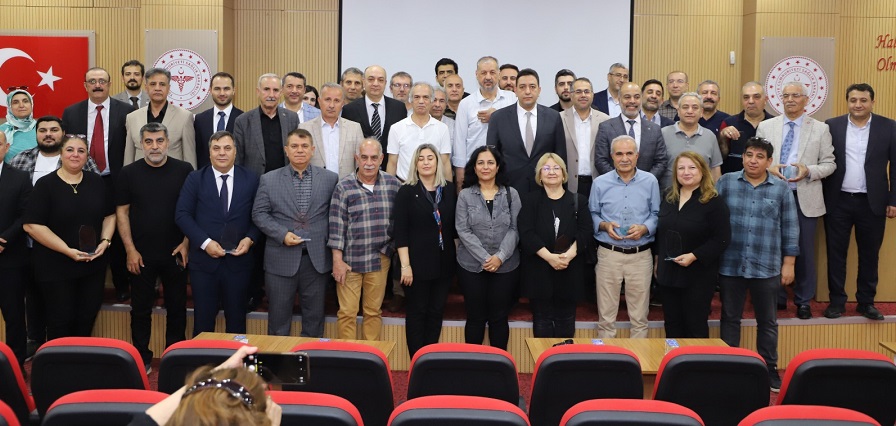 Meslekte 25 Yılını Dolduran Aile Hekimlerine Plaket Takdim Edildi