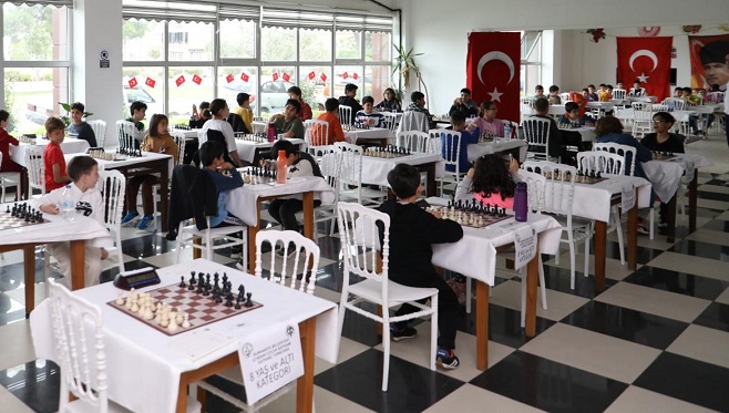 23 Nisan Ulusal Egemenlik ve Çocuk Bayramı kapsamında satranç turnuvası