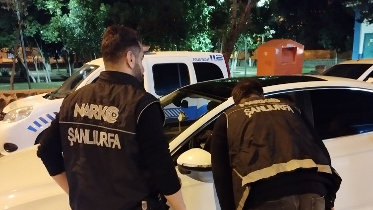 Viranşehir’de narkotik uygulaması, gözaltı var