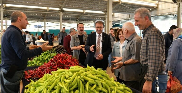 Vali Şıldak Pazar esnafı ziyaret etti