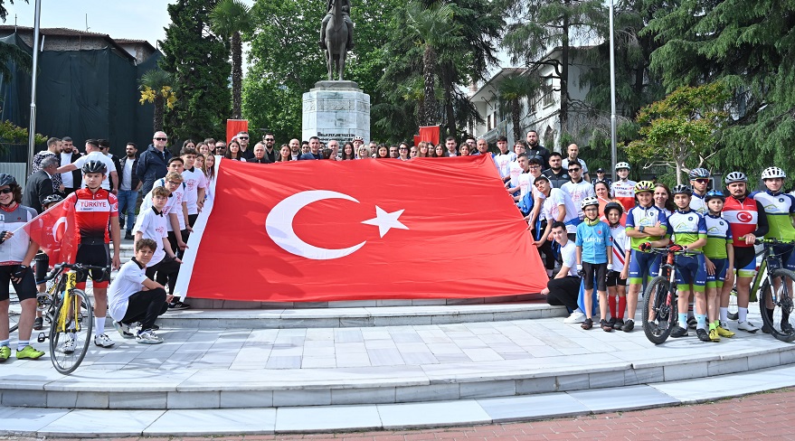 Bursa’da 19 Mayıs coşkusu kortej yürüyüşüyle başladı