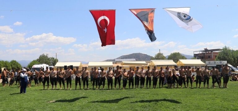 8. Burhaniye Kızıklı yağlı pehlivan güreşi