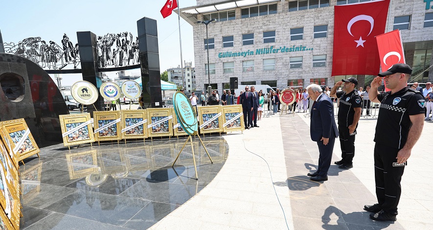 19 Mayıs kutlamaları çelenk töreniyle başladı