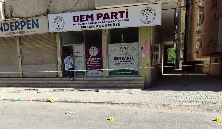 Dem parti Birecik binasına yapılan silahlı saldırı ile ilgili bir kişi gözaltına alındı