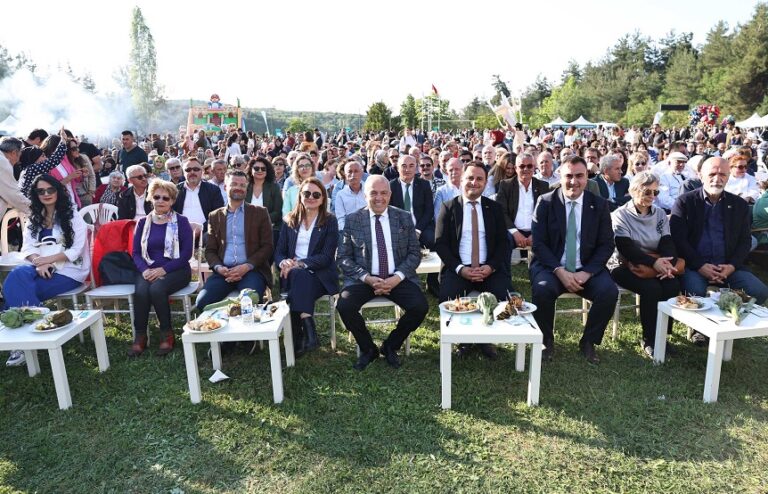 Enginarlı tatlılar festivale damga vurdu