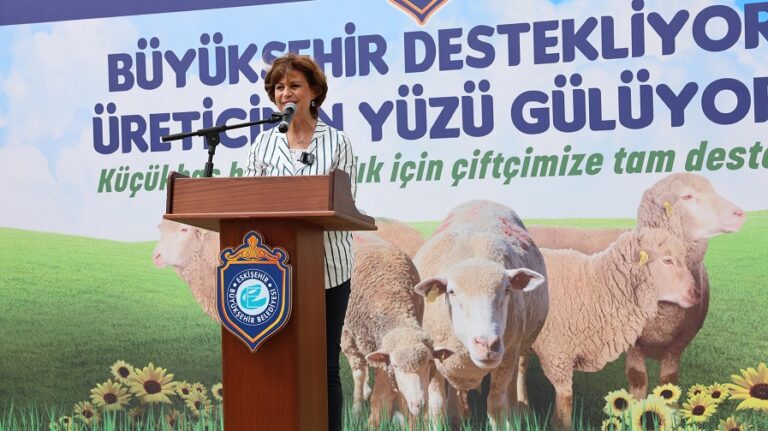 Sarıcakaya’da noter huzurunda küçükbaş hayvan desteği