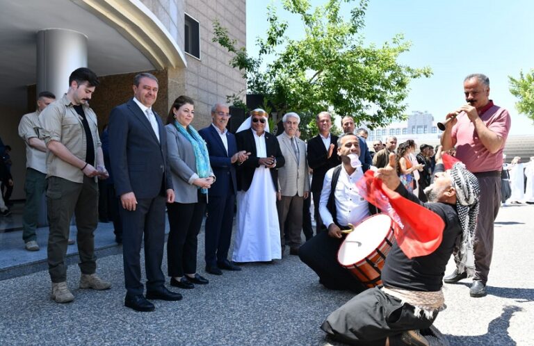 Halk oyunları yarışmasına büyük ilgi