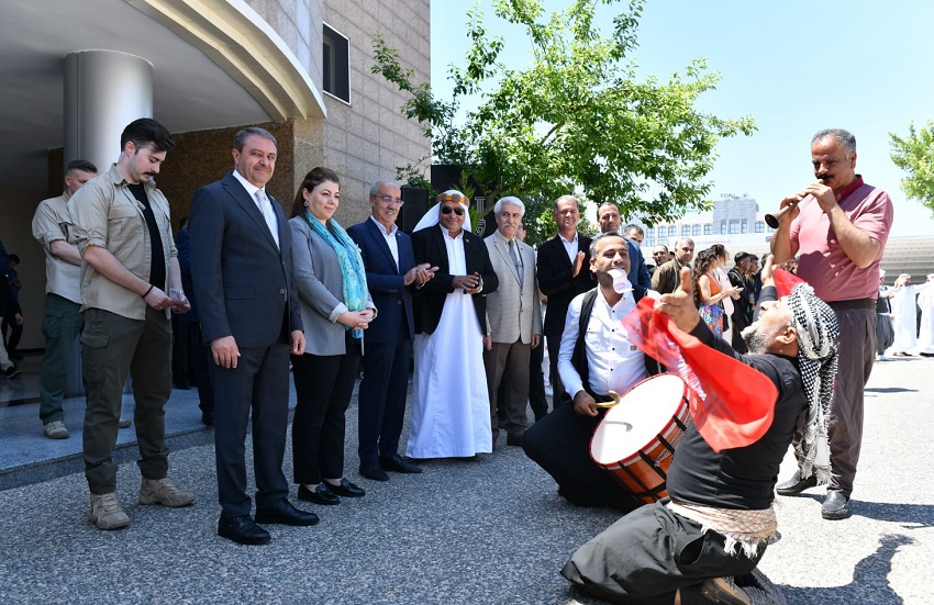 Halk oyunları yarışmasına büyük ilgi