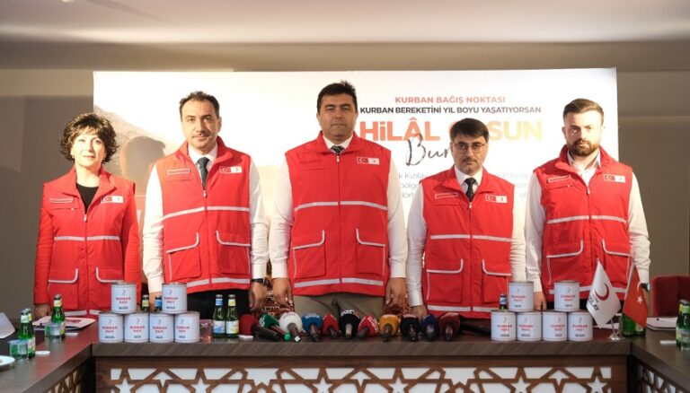 Kızılay milletin kurban vekaletlerini ihtiyaç sahiplerine ulaştıracak