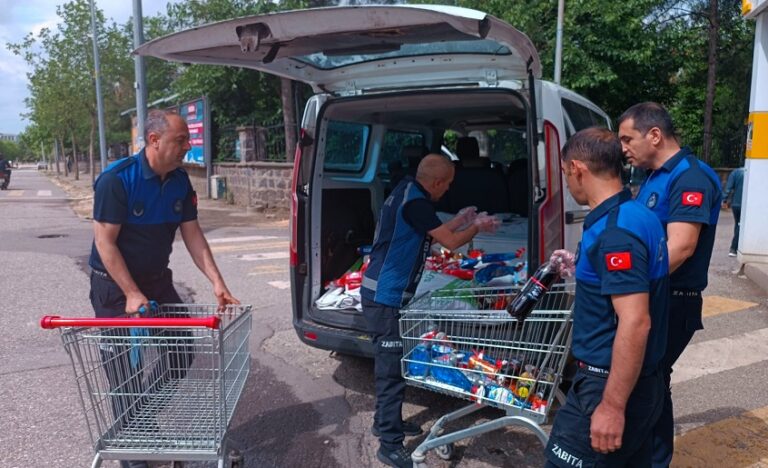 Siverek zabıtası son kullanım tarihi geçen ürünlere el koydu