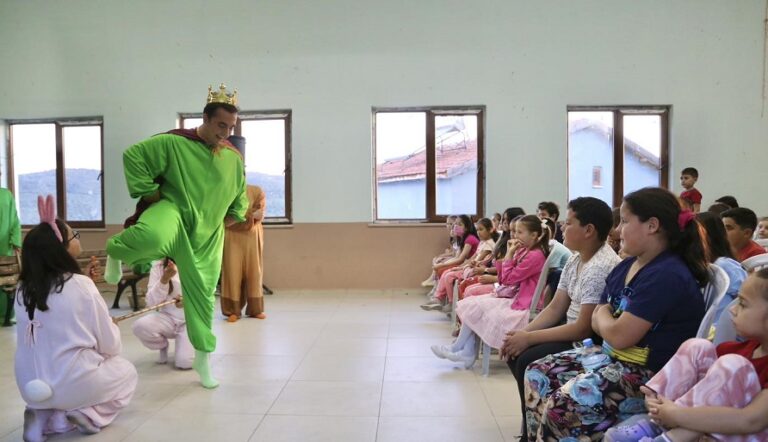 Bahadınlı mahallesinde tiyatro şöleni