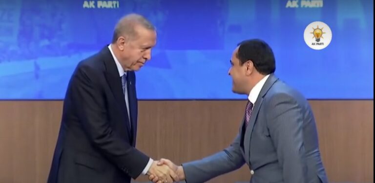 Birecik Belediye Başkanı Begit AK Parti’ye katıldı