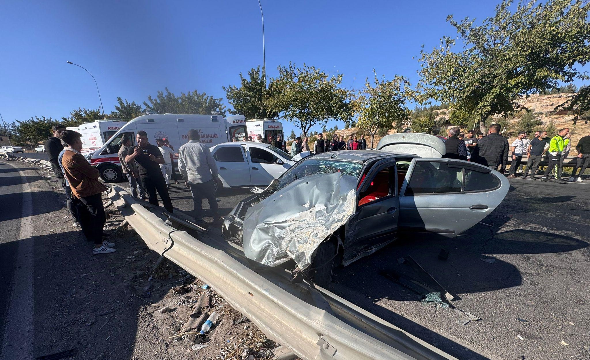 Şanlıurfa Eyyübiye’de Feci Kaza: Çok sayıda yaralı var